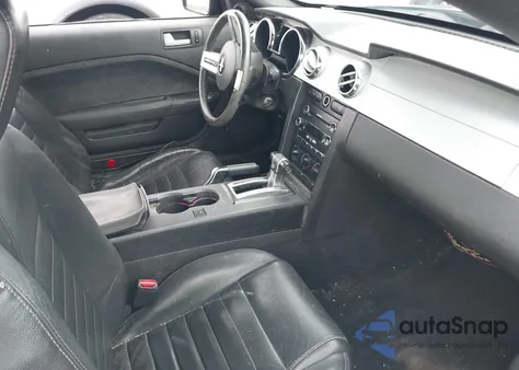 2009 Ford Mustang V6/V6 Premium z USA, uszkodzony, nr VIN 1ZVHT80N395107299